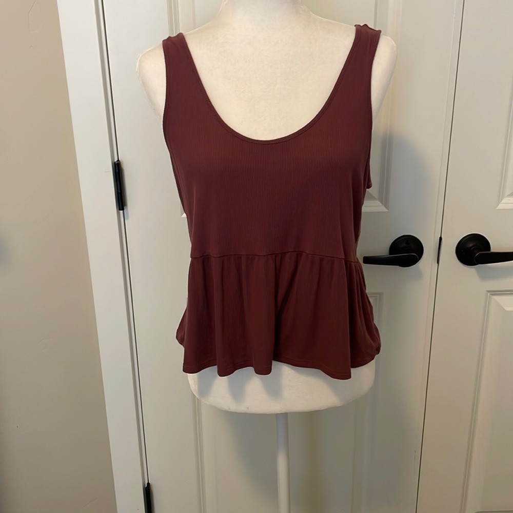 Wild Fable maroon tank top.